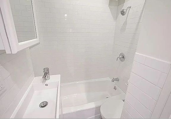 5th image of 364 3rd Ave APT 3