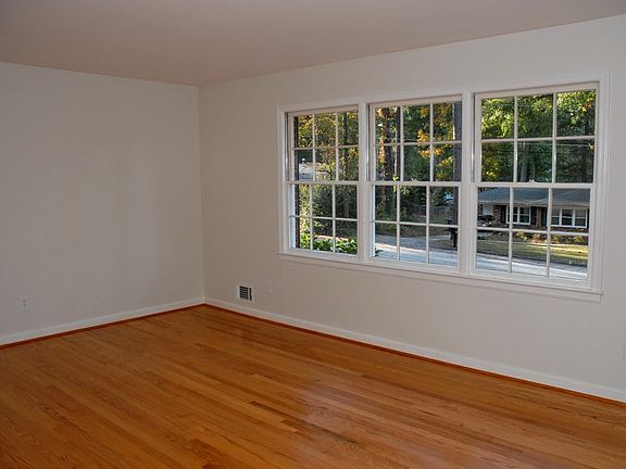2nd image of 3010 Stratford Dr