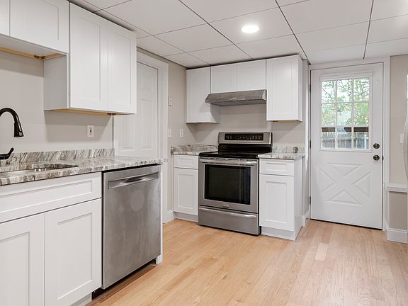 2nd image of 88 Newell St Floor 1