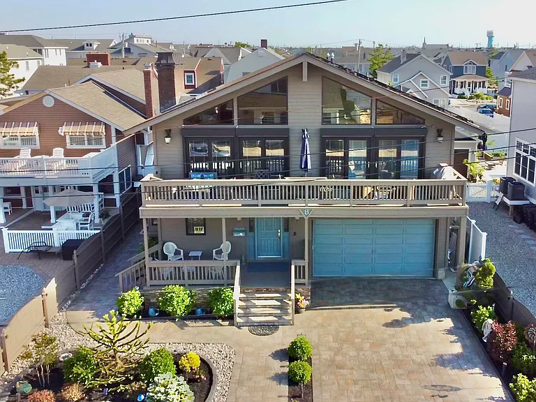 8 Ortley Ave — Photo 42