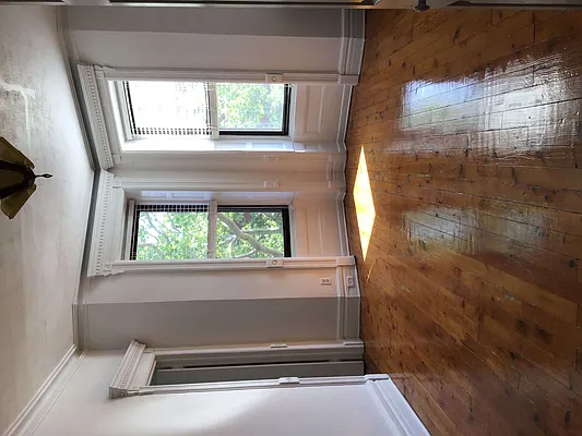 Rented by REMAX Elite | media 23