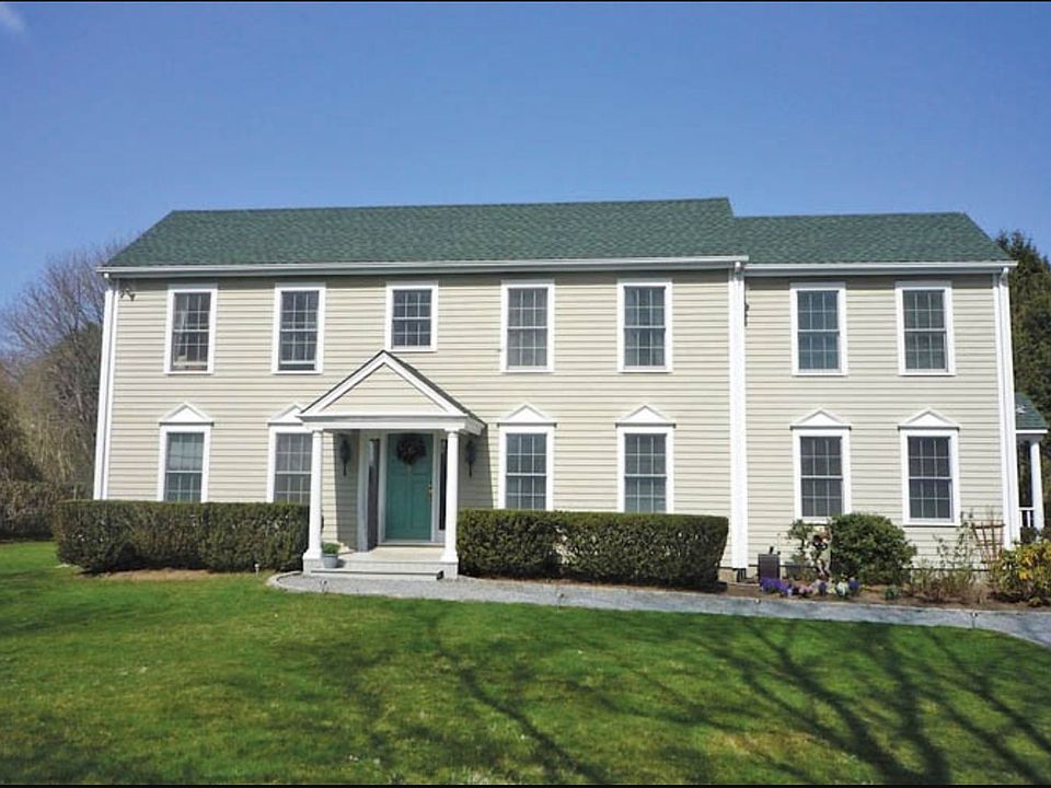 1st image of 11 Newberry Ln