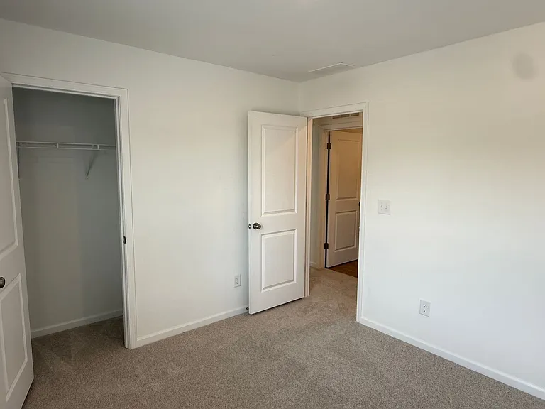 404 Silver Birch Ct — Photo 18