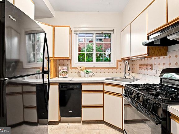 4th image of 3410 Gunston Rd