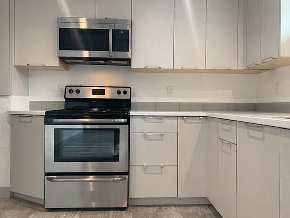 4th image of 2913 E 14th Ct