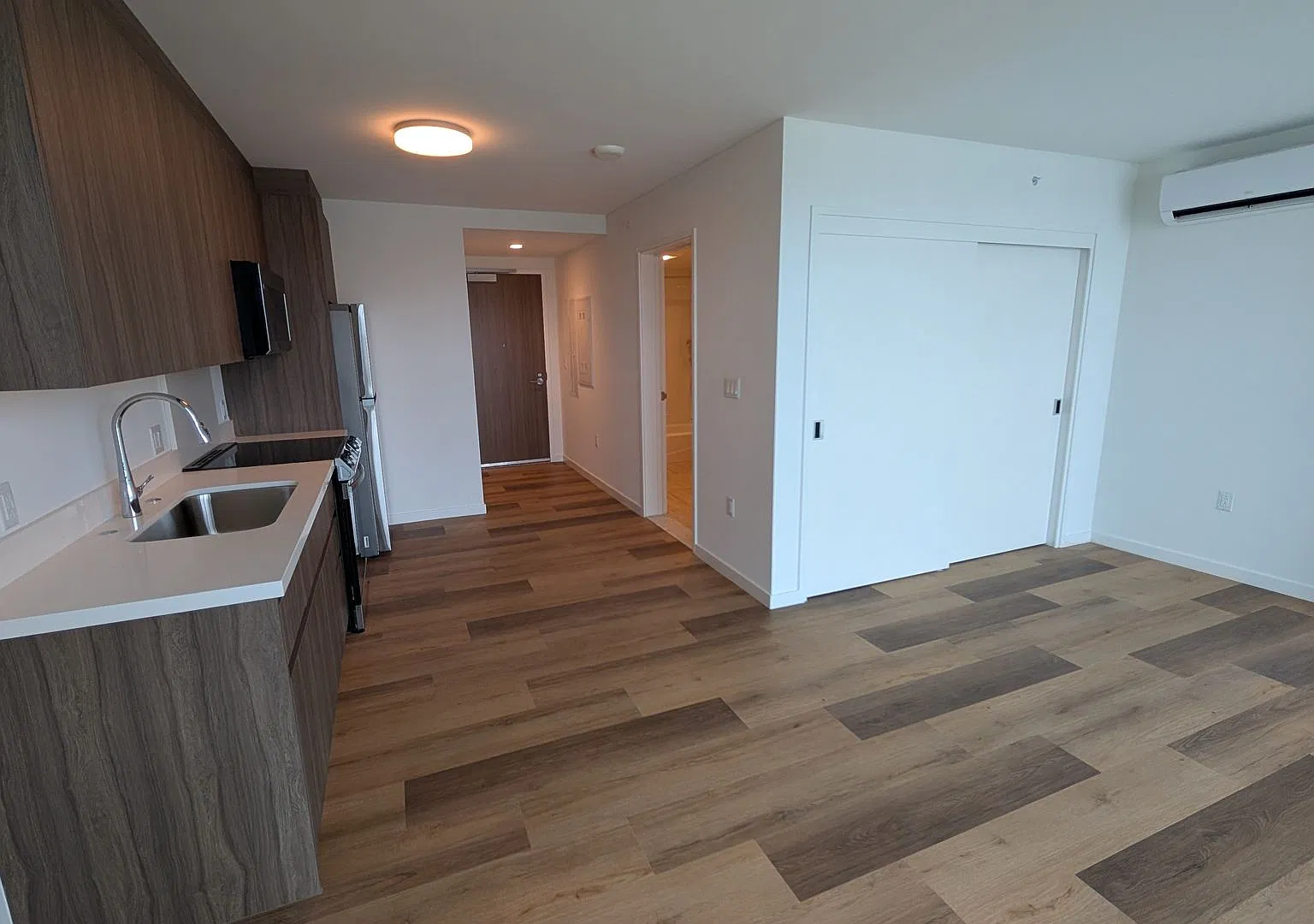 The Park on Keeaumoku brand new studio apartment — Photo 3