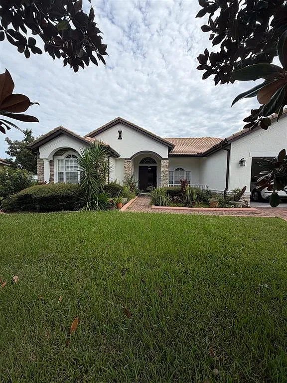 4 bed, 3.0 bath, 2458 sqft, $2,995 — Photo 2