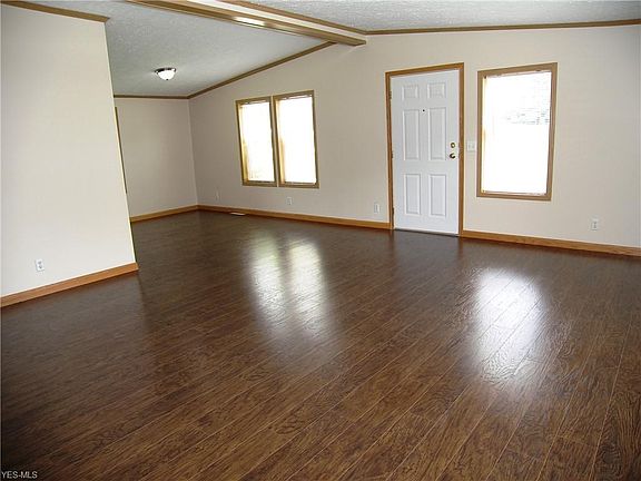 5th image of 3990 Pearl Ave