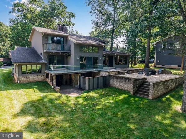 6566 Fairway Dr W, Fayetteville, PA 17222