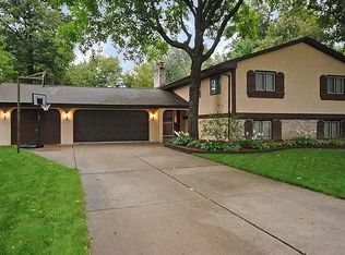 7268 Sunnyslope Dr, Maple Grove, MN 55311