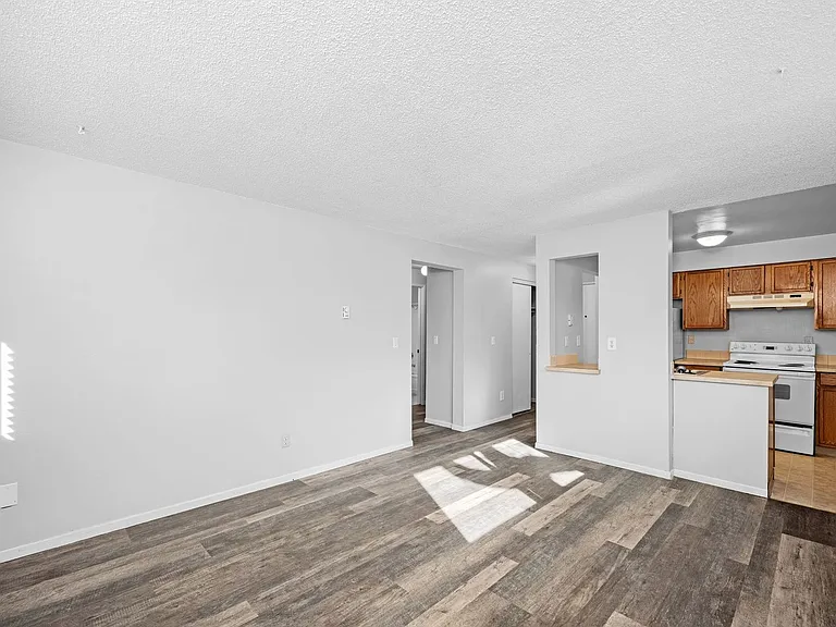 MOVE IN SPECIAL! 50% OFF SECOND MONTHS RENT - THE SHARP APARTMENTS! — Photo 27
