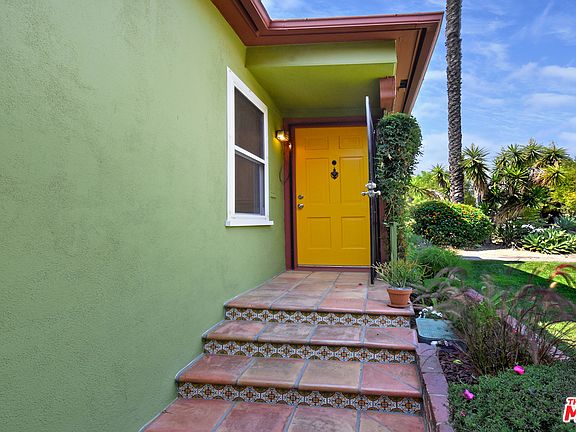 3rd image of 6207 Auckland Ave