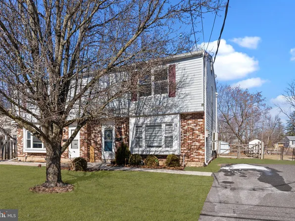 211 Court Aly, Quakertown, PA 18951