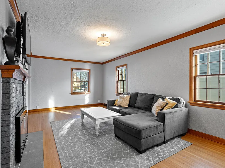 1109 3rd St NW — Photo 49