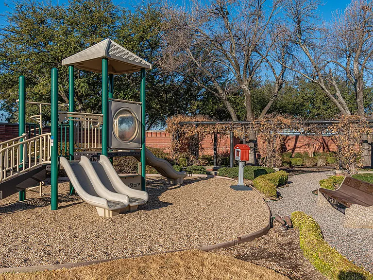 4624 Byron Cir — Photo 44