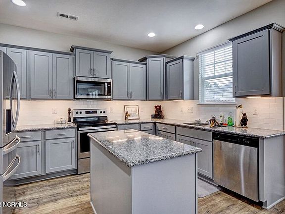 3rd image of 5605 Connifer Ct
