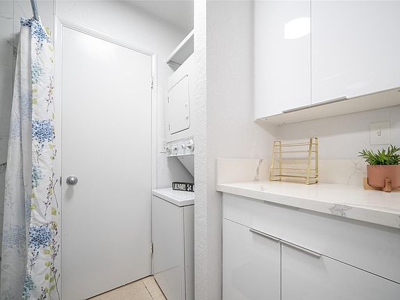 3rd image of 625 Mananai Pl #24-A