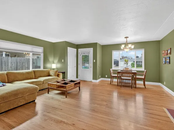 1507 W Locust St, Lodi, CA 95242