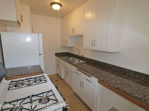3rd image of 4760 Kansas St #H
