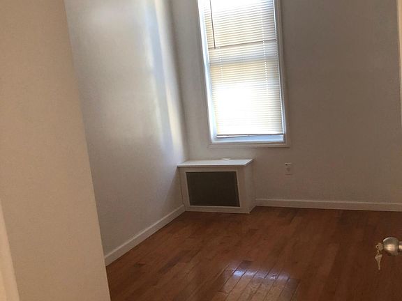 3rd image of 2848 W 19th St Floor 2
