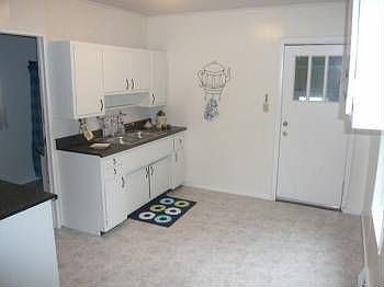 3rd image of 1406 N Bourland Ave