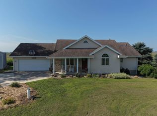 19142 290th St, Parkersburg, IA 50665