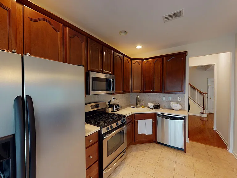 206 Concord Pl — Photo 14