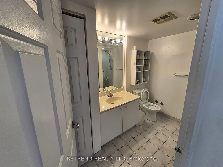 30 Greenfield Ave #1601 — Photo 14