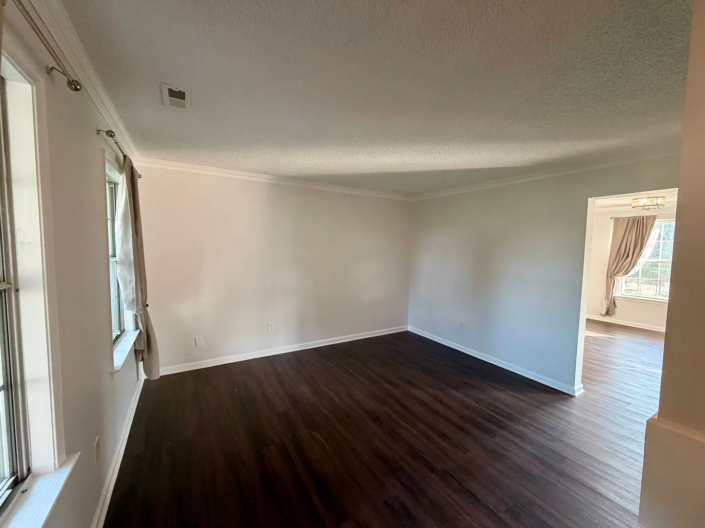 4 bedroom, 2.5 bath on the water — Photo 4