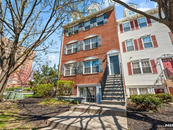 159 W Market St #1411, Newark, NJ 07103