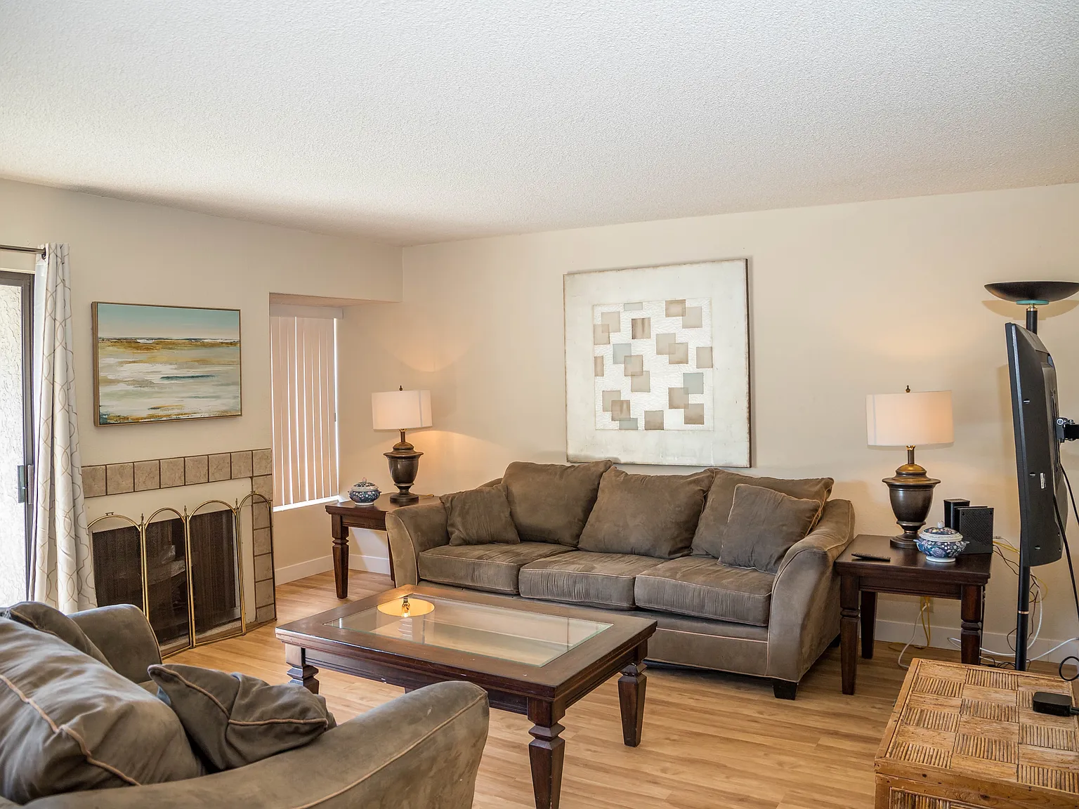 3 bed, 2.5 bath, 1500 sqft, $5,945 — Photo 1