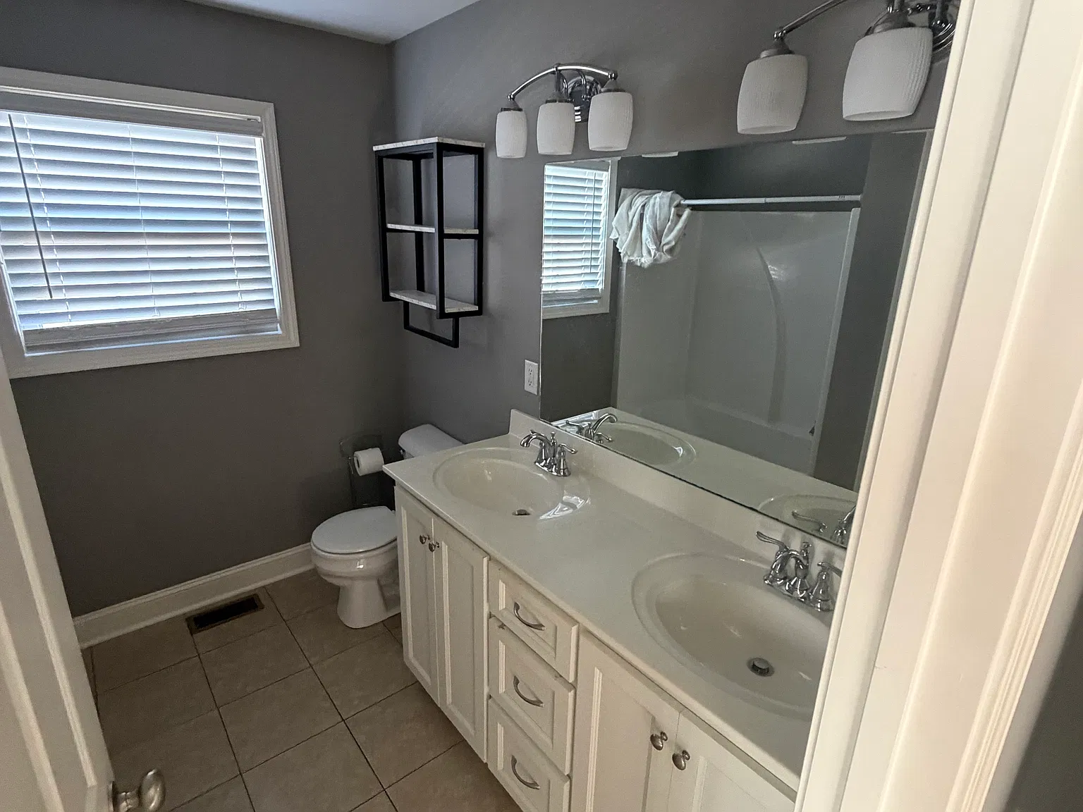 3 bed, 1207 sqft, $1,750 — Photo 4