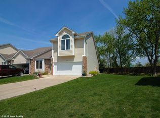 1051 Bradford Pl, West Des Moines, IA 50266