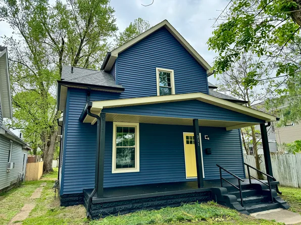 211 E 8th St, Rushville, IN 46173