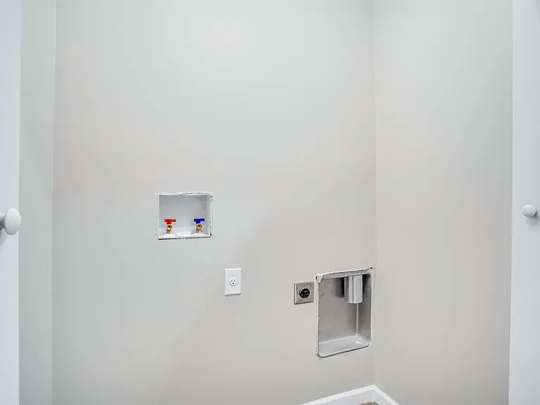 293 W Park Ave — Photo 10