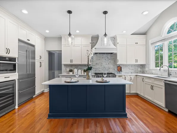 11124 Penderwood Ct, Raleigh, NC 27617