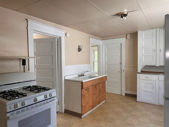 4th image of 612 W 26th St