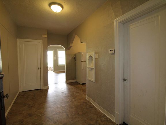 4th image of 3800-3802 Keokuk St