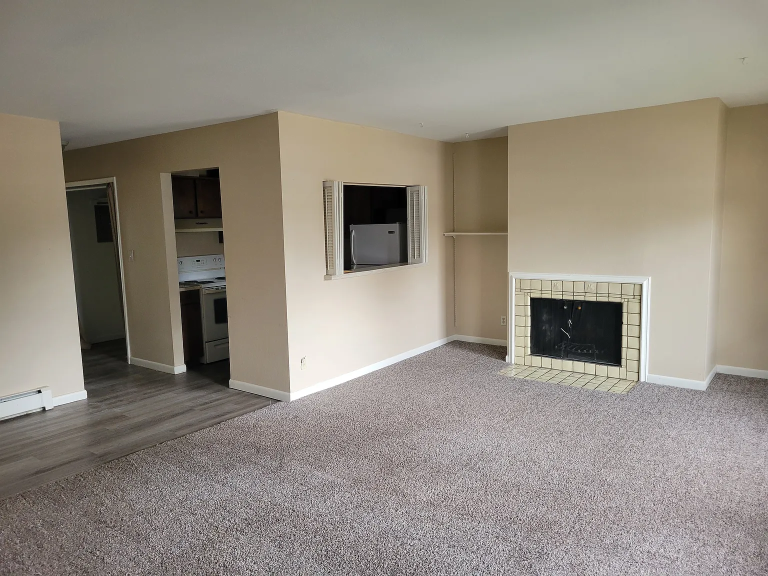 2 bed, 1100 sqft, $1,375 — Photo 2