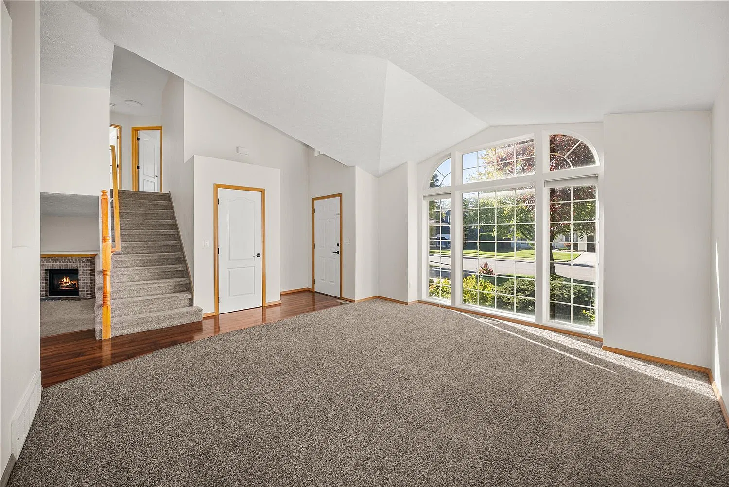 4 bed, 2452 sqft, $3,000 — Photo 2