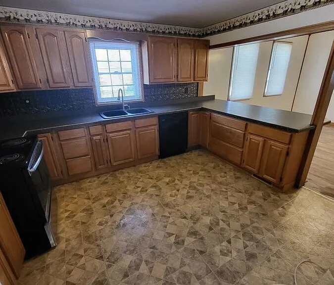 2250 Garfield Ave — Photo 13