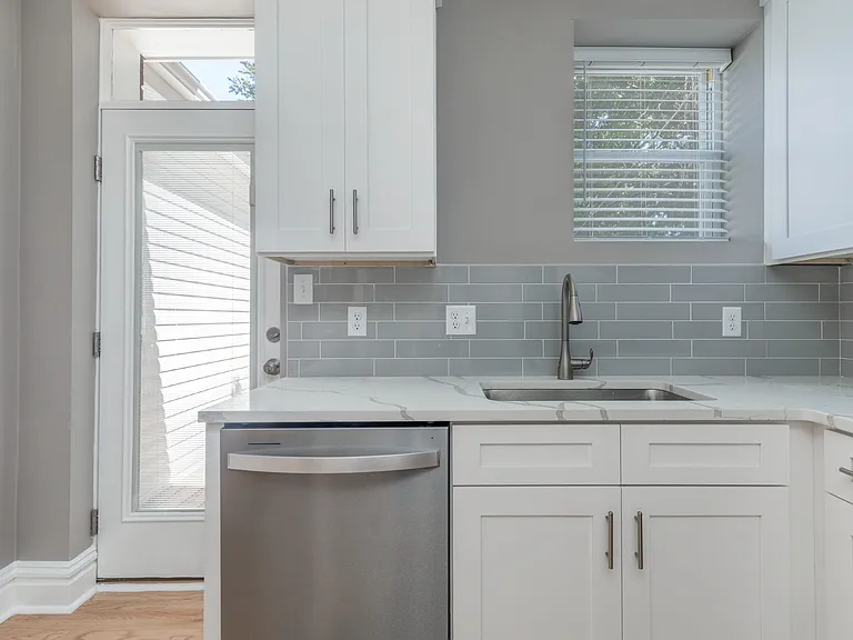 5339 Robert Ave — Photo 5