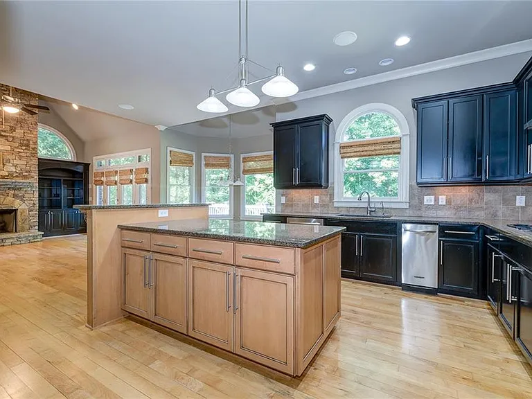 950 Glengate Pl — Photo 12