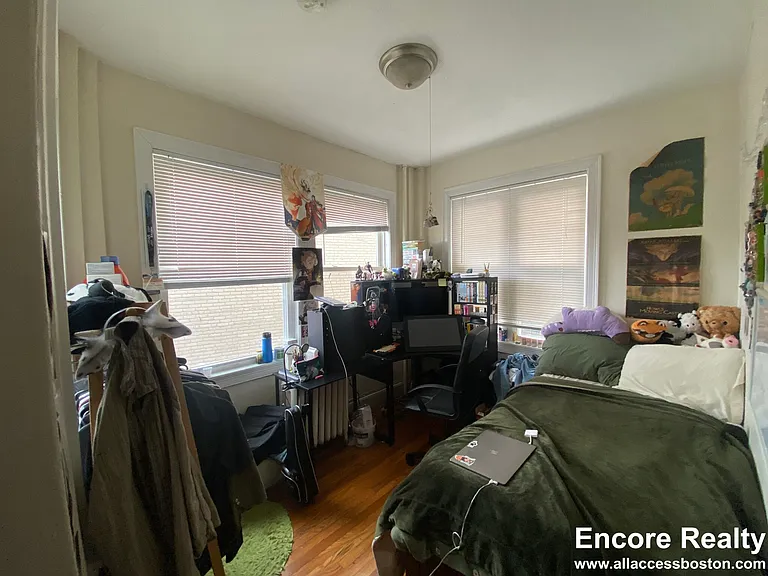 240 Kelton St #12A — Photo 4