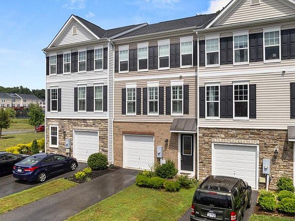 3rd image of 103 Sequoia Dr