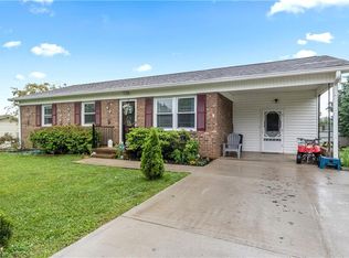 106 Belhaven Dr, Mount Airy, NC 27030