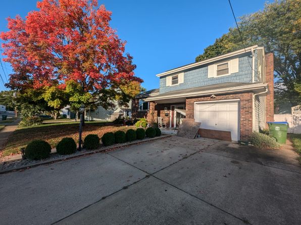 29 Waverly Dr W
