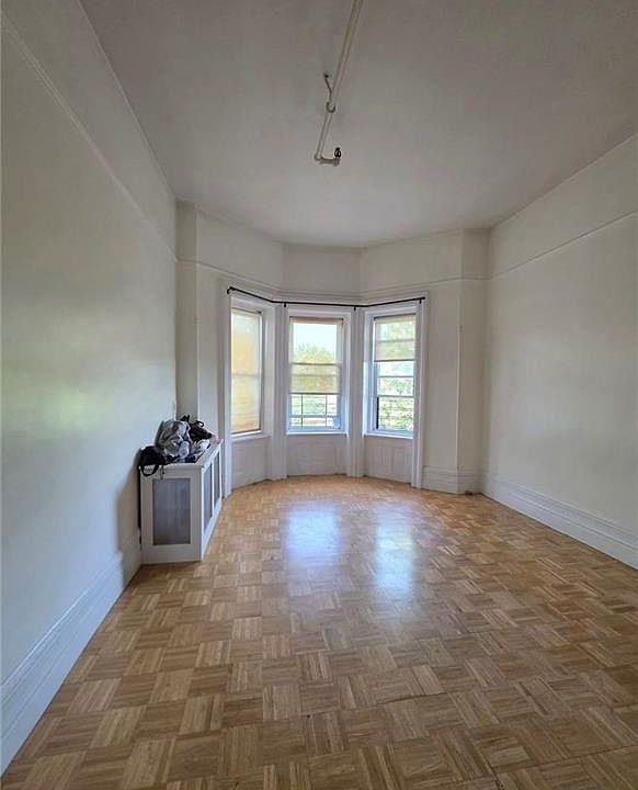 2nd image of 461 50th St