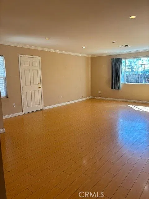 3 bed, 1318 sqft, $4,000 — Photo 2
