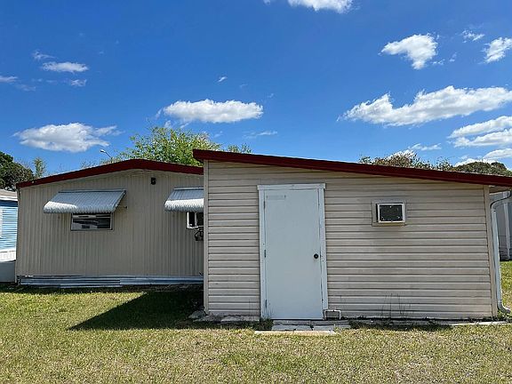 4th image of 2522 Percy Ave